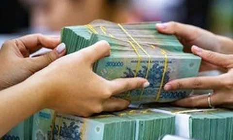 Lãi suất liên ngân hàng qua đêm giảm mạnh về 1,2%/năm