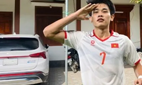 Chiếc xe hơn 1 tỷ tặng bố mẹ của Đình Bắc