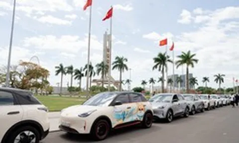 Mãn nhãn dàn Geely EX2 khoe cá tính cùng bộ sưu tập decal độc đáo tại Roadshow Đà Nẵng