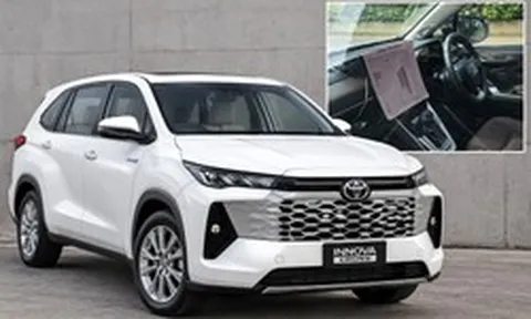 Toyota Innova Cross 2027 tiếp tục lộ ảnh nội thất, màn giải trí dễ được 'lên đời'