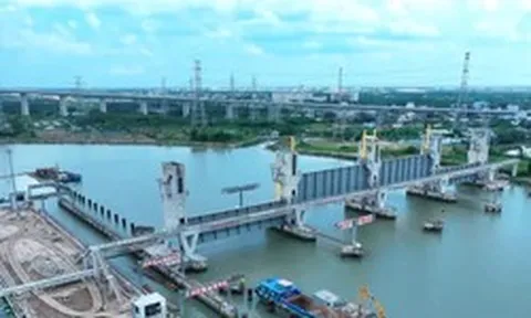 Chạy đua hoàn thiện dự án ngăn triều 10.000 tỷ đồng