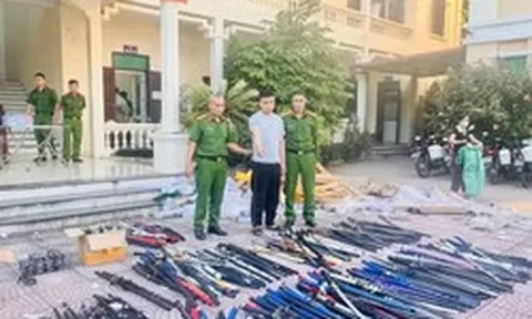 Công an thu giữ khoảng 1 tấn vũ khí thô sơ và công cụ hỗ trợ