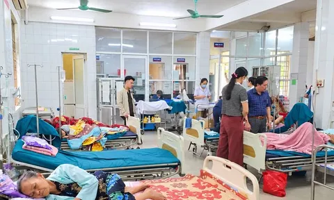 Ăn bánh mì, 42 người ở Quảng Trị nghi bị ngộ độc