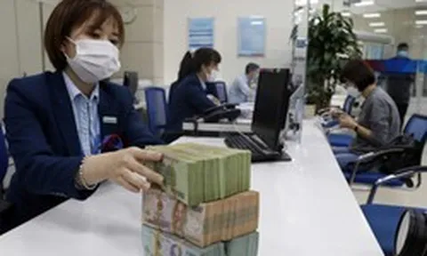 Lãi suất huy động tăng cao, ngân hàng hút tiền gửi kỷ lục