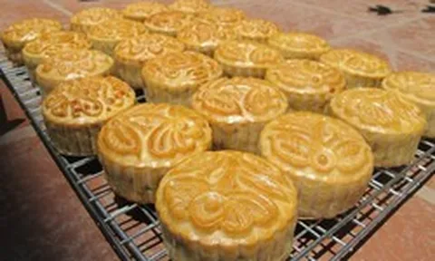 Một chiếc bánh trung thu có thể chứa năng lượng tương đương 5 bát cơm