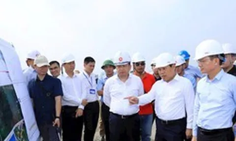 Chủ tịch UBND thành phố Vũ Đại Thắng: Tuyệt đối không để có mặt bằng nhưng nhà thầu triển khai chậm