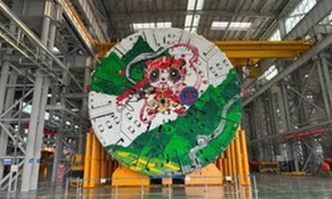 Phát hiện láng giềng Việt Nam đưa ‘quái vật’ dài 220m, nặng 3.500 tấn xuống lòng đất - thực hiện nhiệm vụ đặc biệt ở độ sâu hơn 1000m