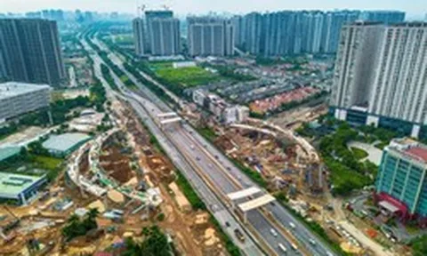 Đại lộ dài nhất Việt Nam với 16 làn xe, đẹp như Châu Âu...đang hình thành 1 nút giao thiết kế đặc biệt ngay sát siêu đô thị của tỷ phú Phạm Nhật Vượng