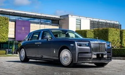 Rolls-Royce Phantom độc bản bán chính hãng tại Việt Nam: Giá gần 90 tỷ, nội thất ốp gỗ sồi toàn bộ, chỉ có duy nhất 1 đại gia may mắn mua được