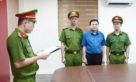 Bắt Bí thư Đảng ủy, Chủ tịch xã vì thông đồng với 2 công ty khai thác 386.934 m³ đất trái phép