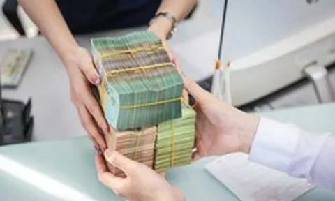 Lãi suất tiết kiệm giảm xuống gần 0% tại một ngân hàng