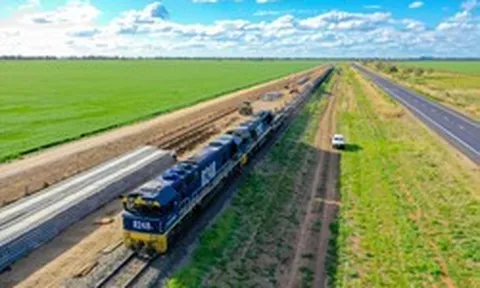 Dừng xây dựng khẩn cấp tuyến đường sắt dài 1.600 km, đội vốn gấp 2,7 lần lên 850.000 tỷ đồng, lùi đến ít nhất năm 2036